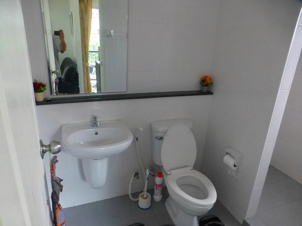 Удонтхани: 1 Double Bedroom Apartment With Swimming Pool Security and High Speed Wifi