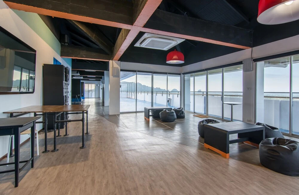 Чаам: Bed in 8-bed Mixed Thalay Cha Am by Tha A Co-living With a Million Dollar View - Hostel
