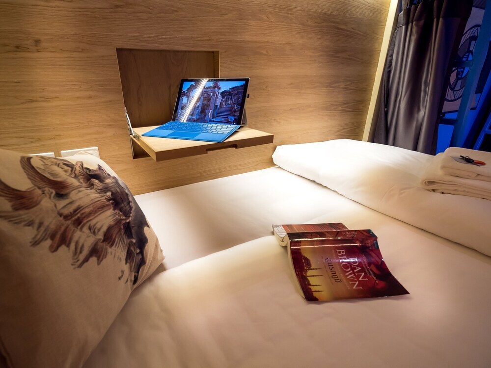 Чаам: Bed in 8-bed Mixed Thalay Cha Am by Tha A Co-living With a Million Dollar View - Hostel