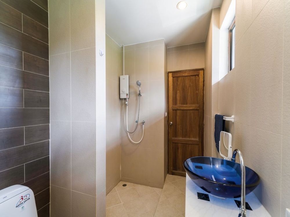Самуи: 2 Bedroom Beach Front Apartment A1 Lamai