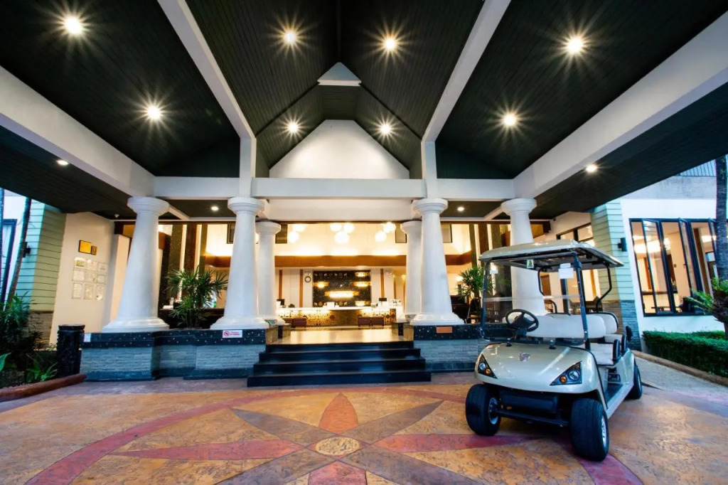 Пхукет: Peach Hill Resort