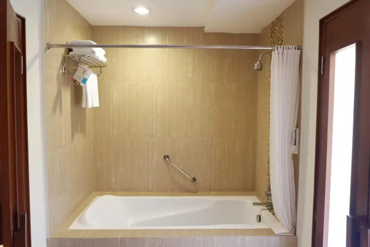 Пхукет: Peach Hill Resort