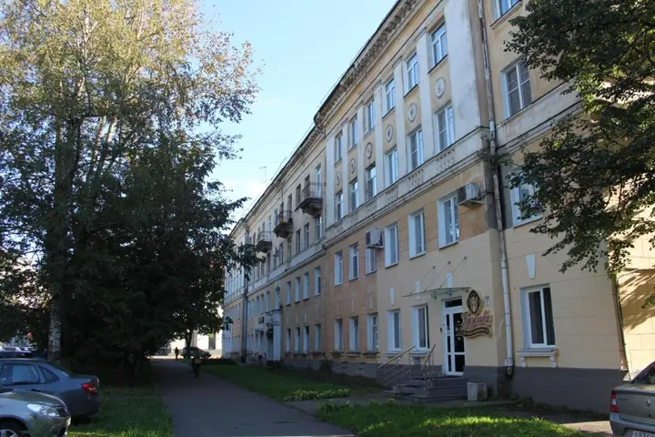 Великий Новгород: Apartment on Novoluchanskaya st.3