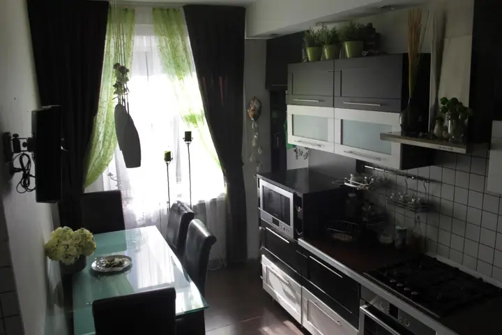 Великий Новгород: Apartment on Novoluchanskaya st.3