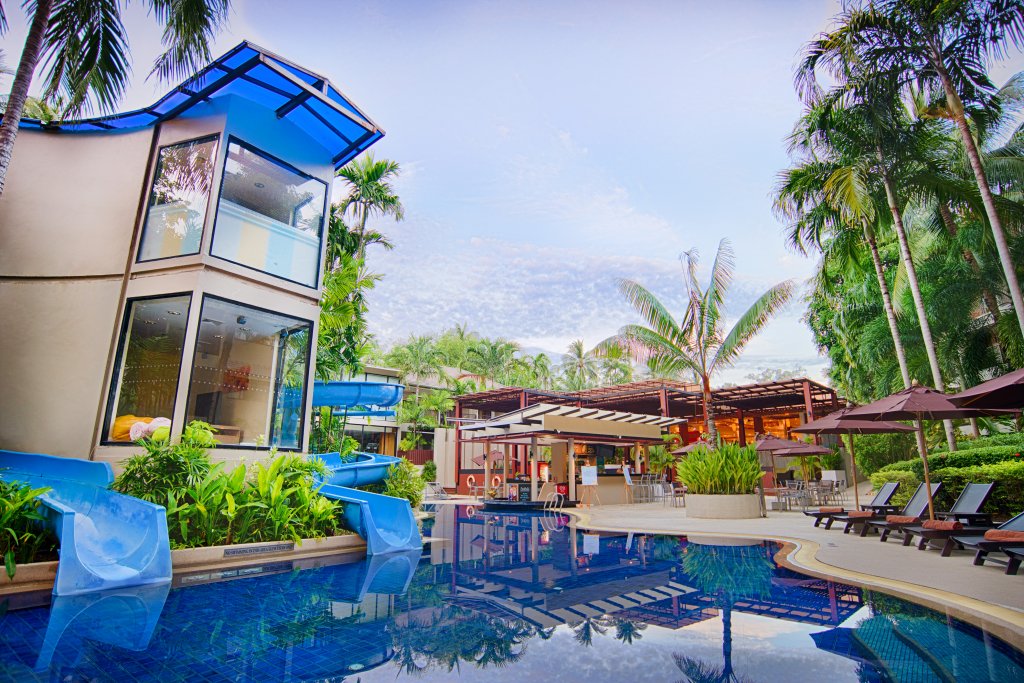 Тхаланг: Destination Resort Phuket Surin Beach