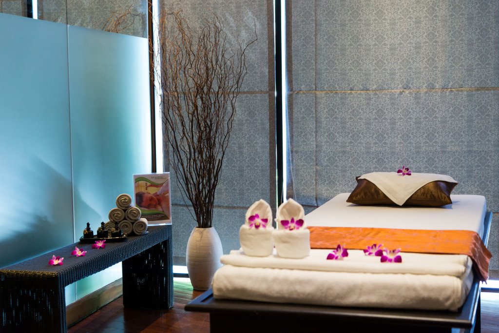 Тхаланг: Destination Resort Phuket Surin Beach