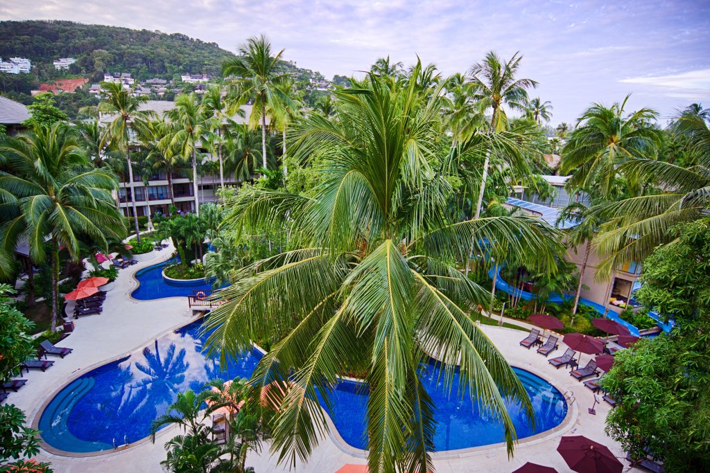 Тхаланг: Destination Resort Phuket Surin Beach