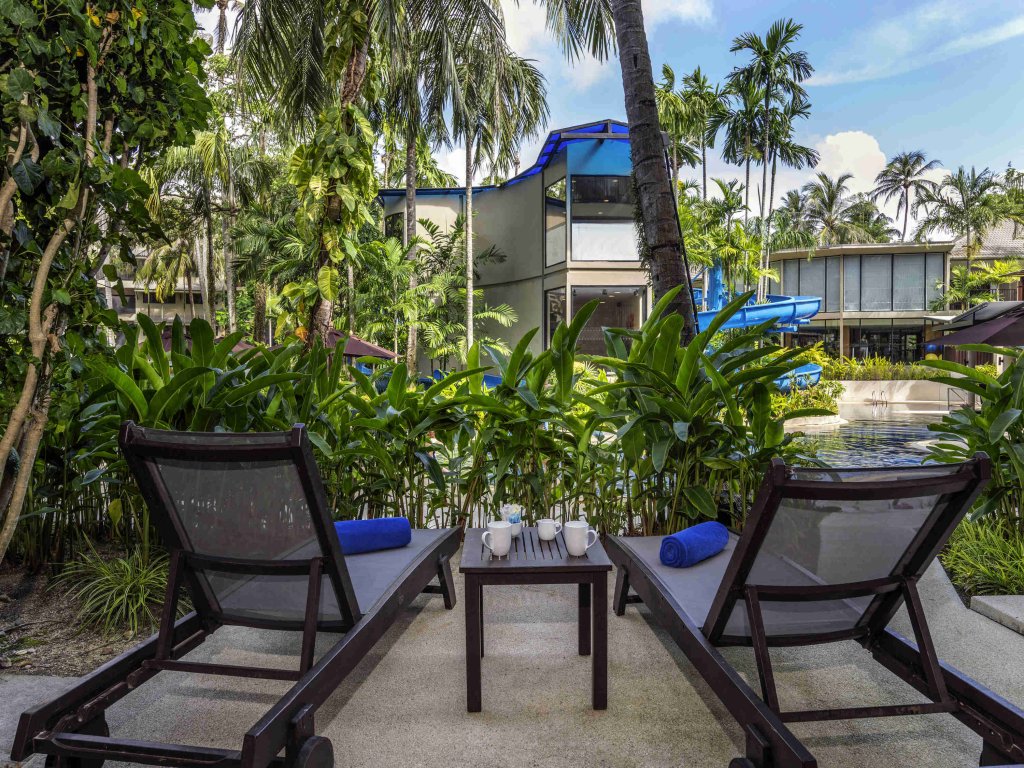 Тхаланг: Destination Resort Phuket Surin Beach