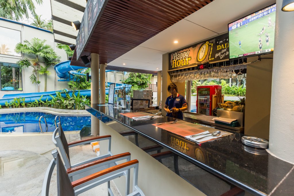 Тхаланг: Destination Resort Phuket Surin Beach