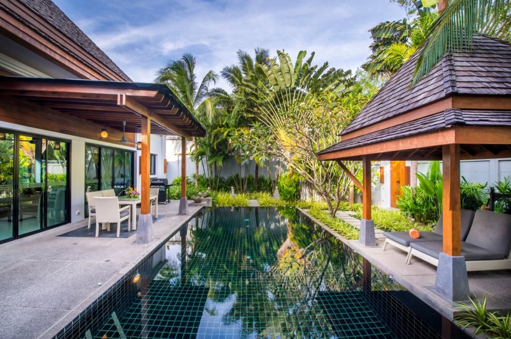 Кату: The Bell Pool Villa Resort