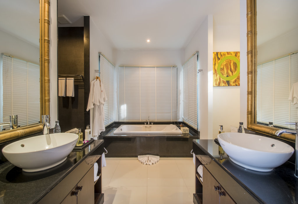 Кату: The Bell Pool Villa Resort