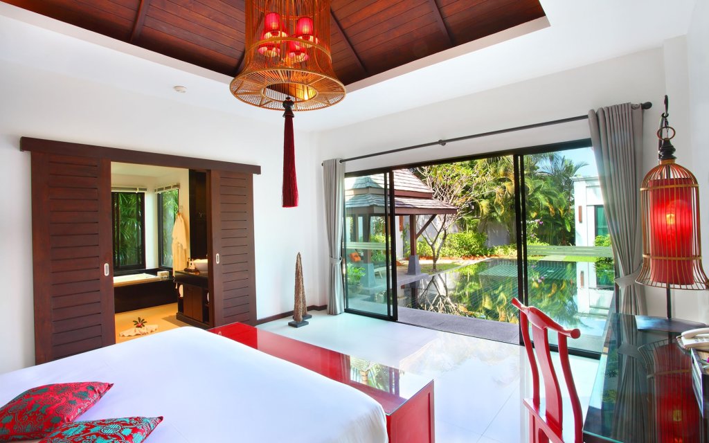 Кату: The Bell Pool Villa Resort