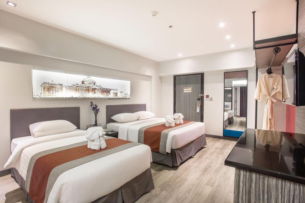 Бангкок: Nouvo City Hotel