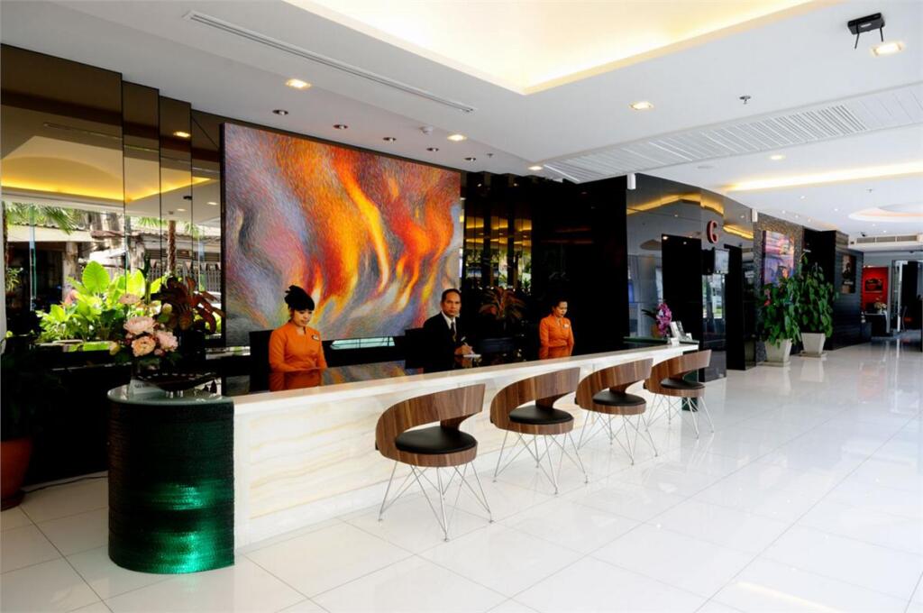 Бангкок: Nouvo City Hotel