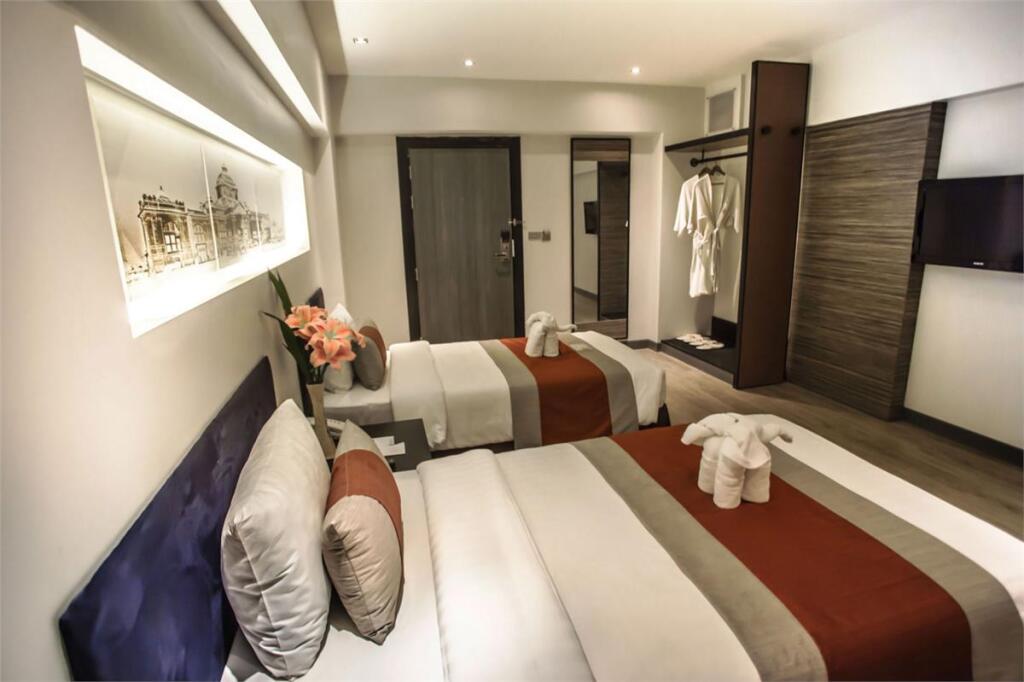 Бангкок: Nouvo City Hotel