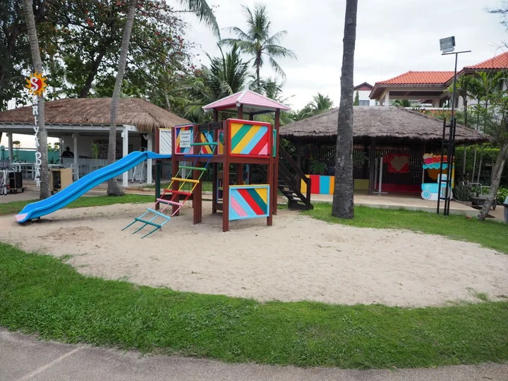 Чакпхонг: Novotel Rayong Rim Pae