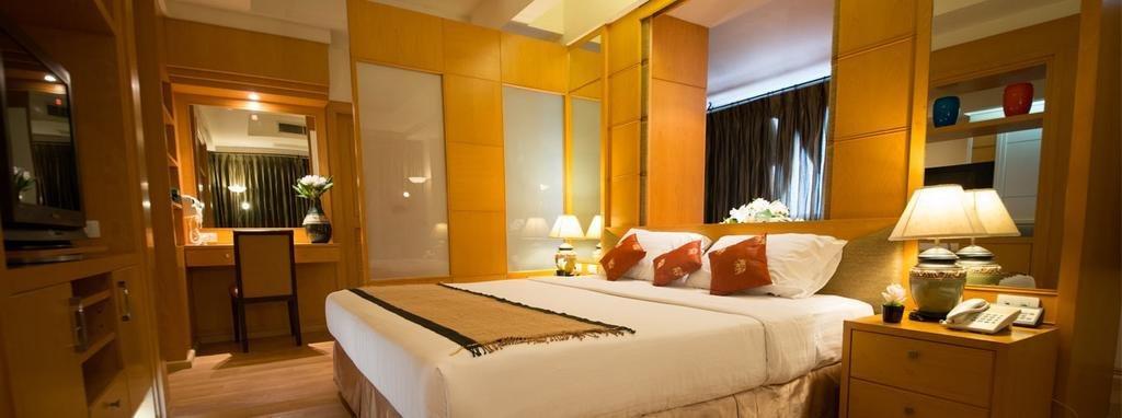 Исторический парк Kamphaeng Phet: Chakungrao Riverview Hotel