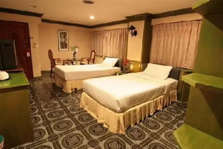 Нонтхабури: 13 Coins Hotel Ngam Wong Wan