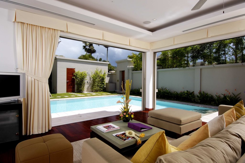 Тхаланг: The Residence Resort