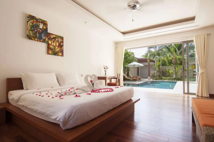 Тхаланг: The Residence Resort