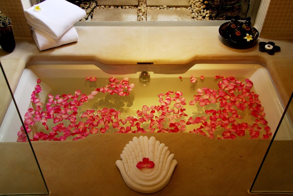 Тхаланг: The Residence Resort