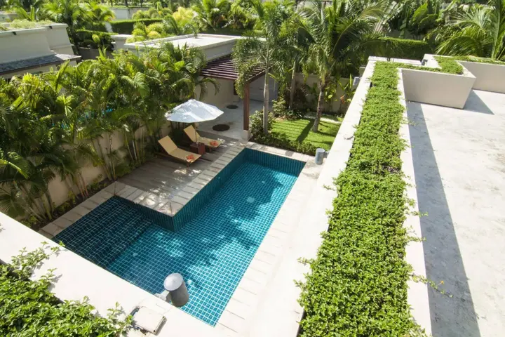 Тхаланг: The Residence Resort