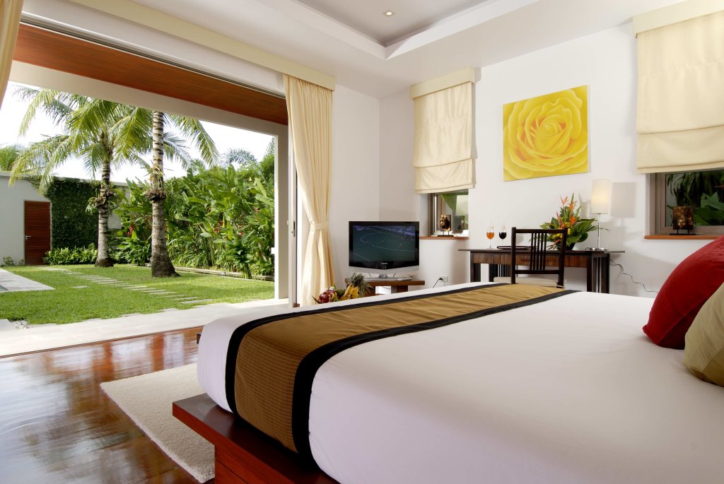 Тхаланг: The Residence Resort