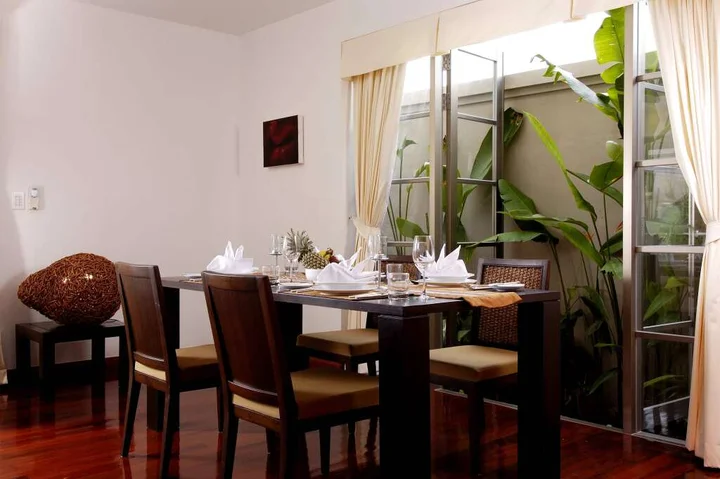 Тхаланг: The Residence Resort