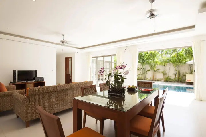 Тхаланг: The Residence Resort