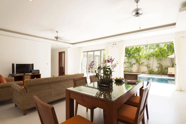 Тхаланг: The Residence Resort