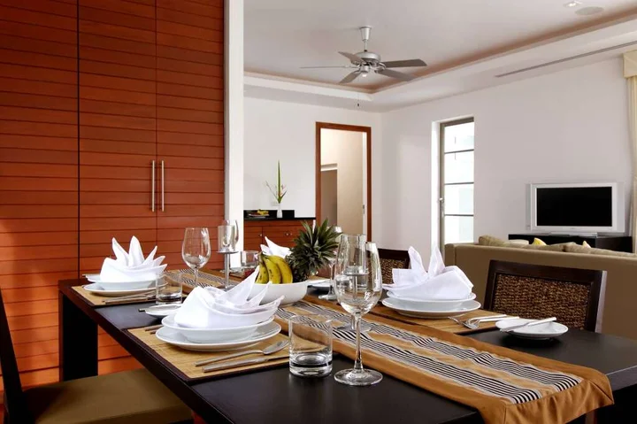 Тхаланг: The Residence Resort