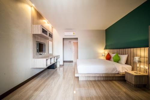Тхаланг: Jula Service Apartment