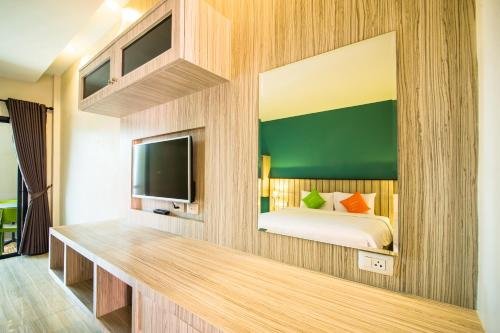 Тхаланг: Jula Service Apartment