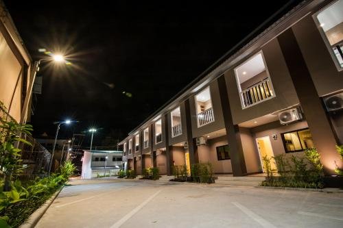 Тхаланг: Jula Service Apartment