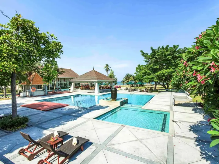 Чумпхон: The Nouveau Chumphon Beach Resort & Golf