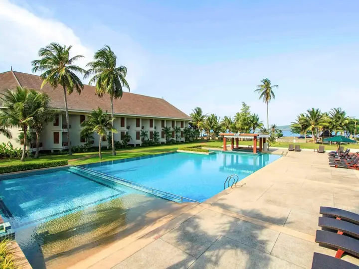 Чумпхон: The Nouveau Chumphon Beach Resort & Golf