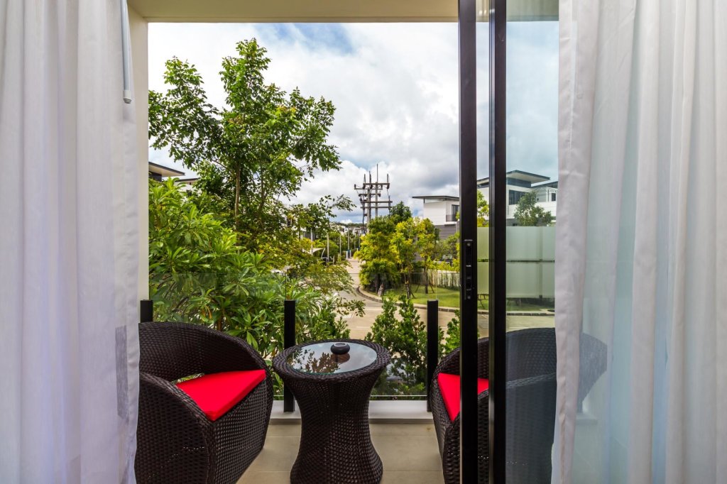 Тхаланг: LP101 - Private rooftop pool villa in Laguna for 9 people, near restaurants and shops
