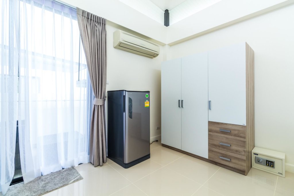 Тхаланг: LP101 - Private rooftop pool villa in Laguna for 9 people, near restaurants and shops
