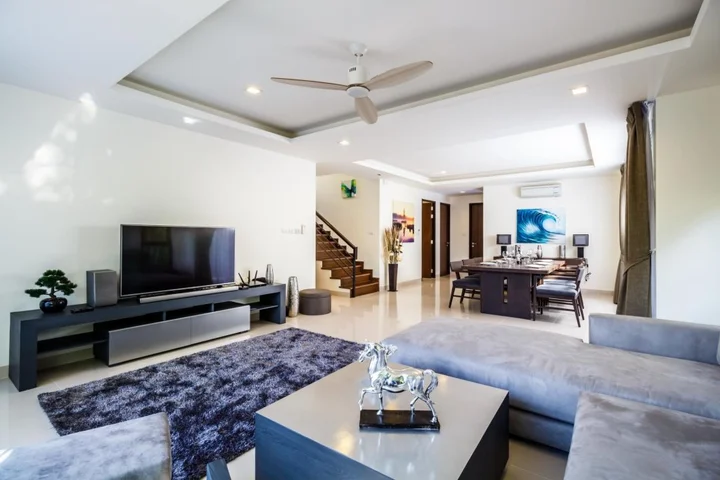 Тхаланг: LP101 - Private rooftop pool villa in Laguna for 9 people, near restaurants and shops