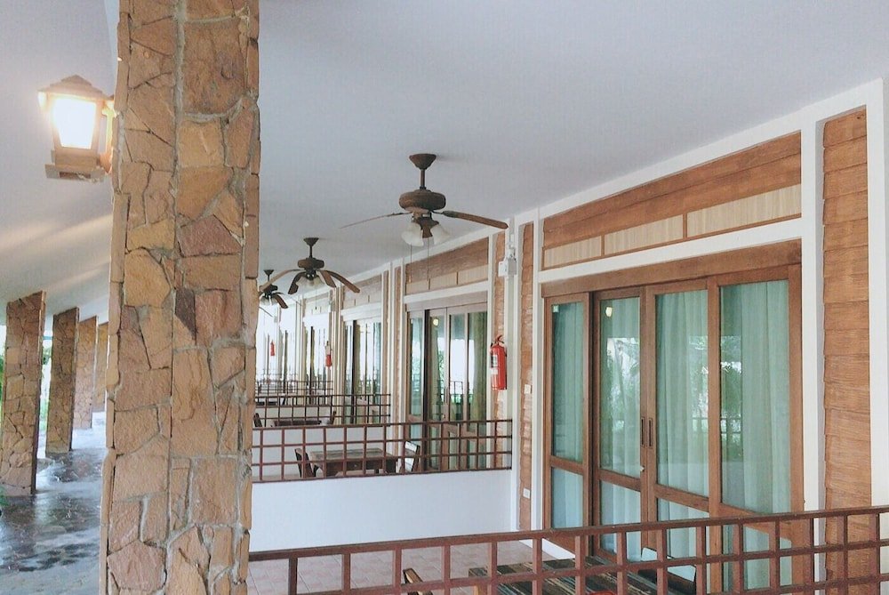 Лан Сак: Uthai River Lake Resort