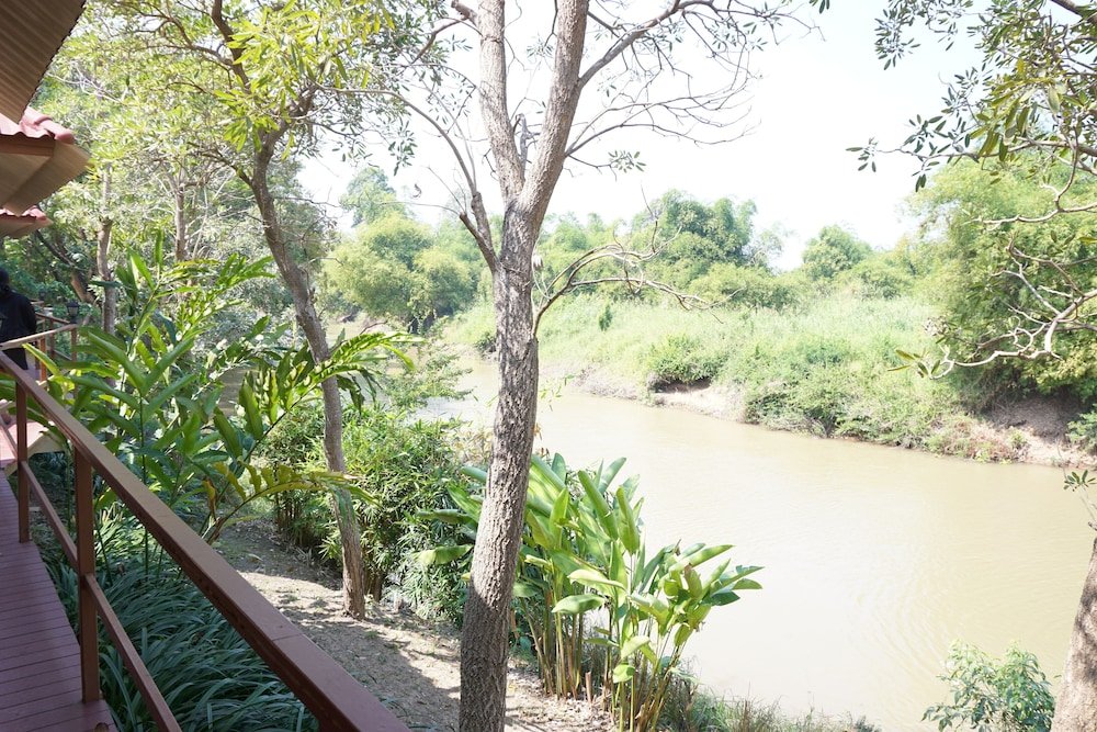 Лан Сак: Uthai River Lake Resort