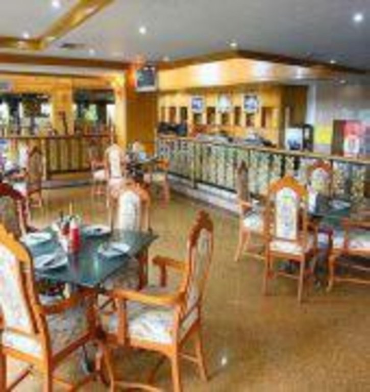 Бангкок: 13 Coins Hotel Bang Yai