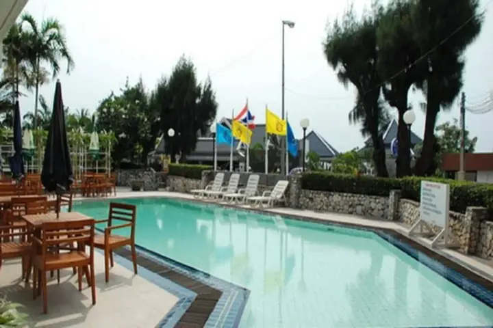Чонбури: Bangsaen Villa Hotel (SHA Extra Plus)