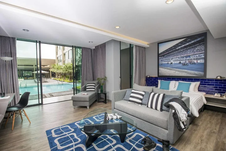 Бури Рам: The Crystal Hotel Buriram