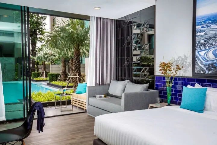 Бури Рам: The Crystal Hotel Buriram