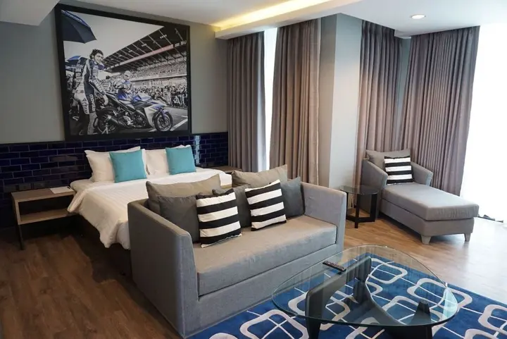 Бури Рам: The Crystal Hotel Buriram