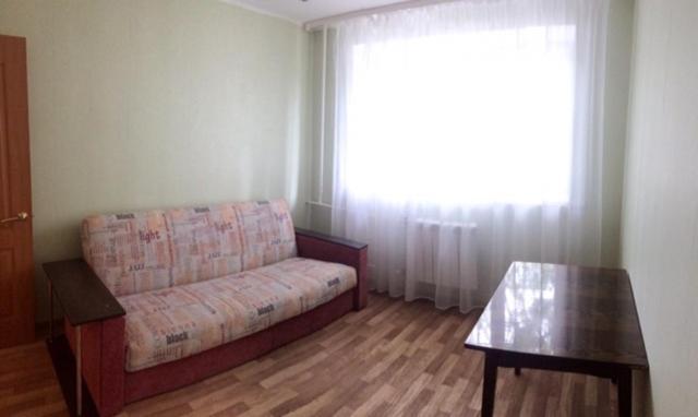 Великий Новгород: Apartment on Voskresenskiy 1