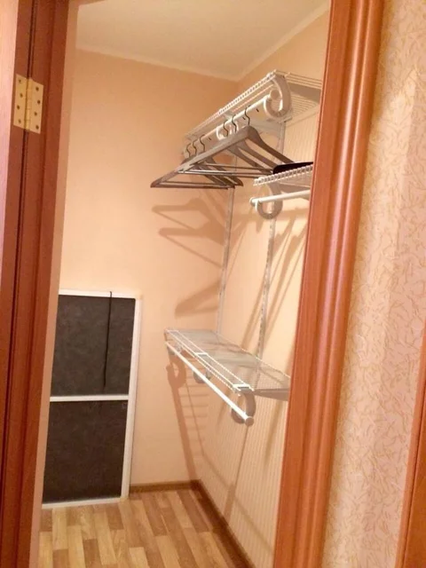 Великий Новгород: Apartment on Voskresenskiy 1