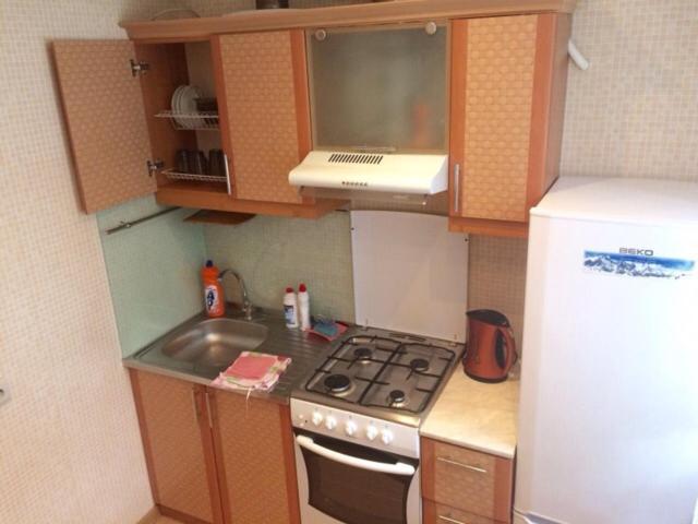 Великий Новгород: Apartment on Voskresenskiy 1
