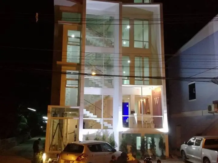 Пхетчабун: White Ville Apartment